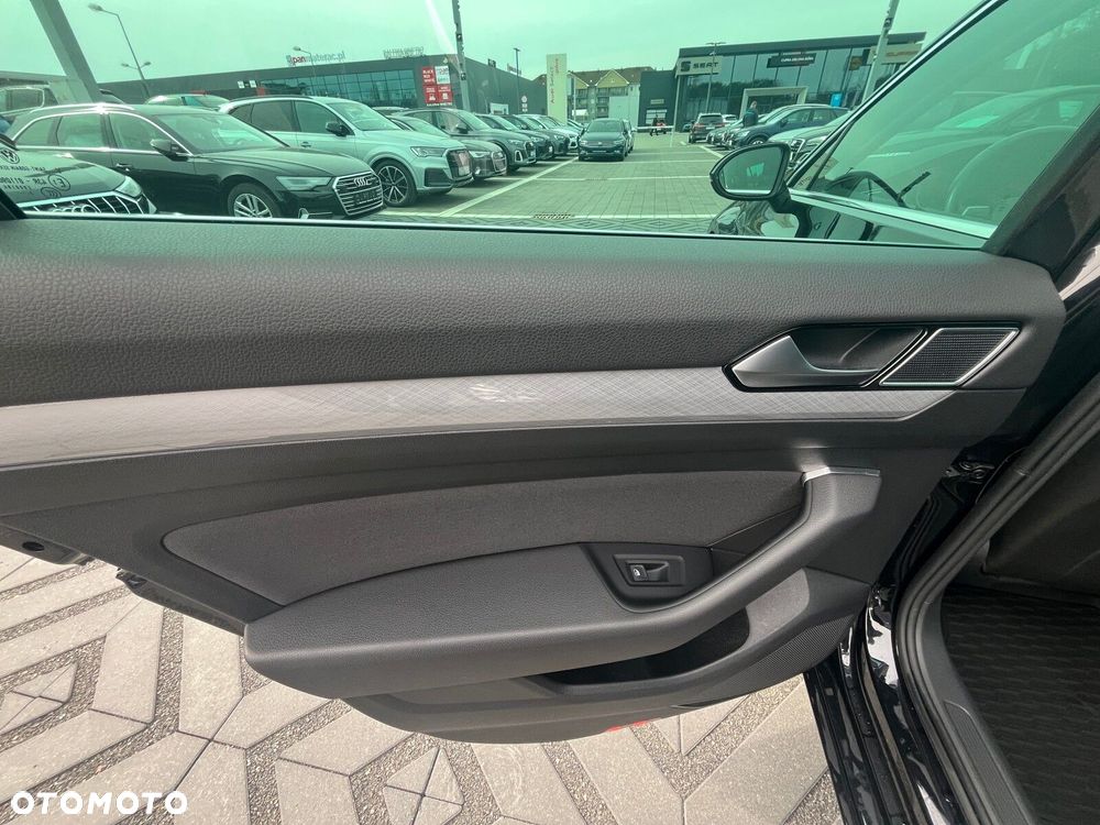 Volkswagen Passat - 17