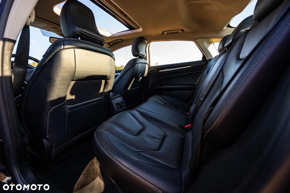 Ford Fusion 2.0 EcoBoost Titanium - 16
