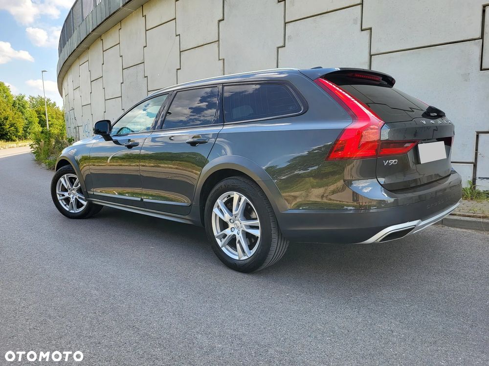 Volvo V90 Cross Country - 6