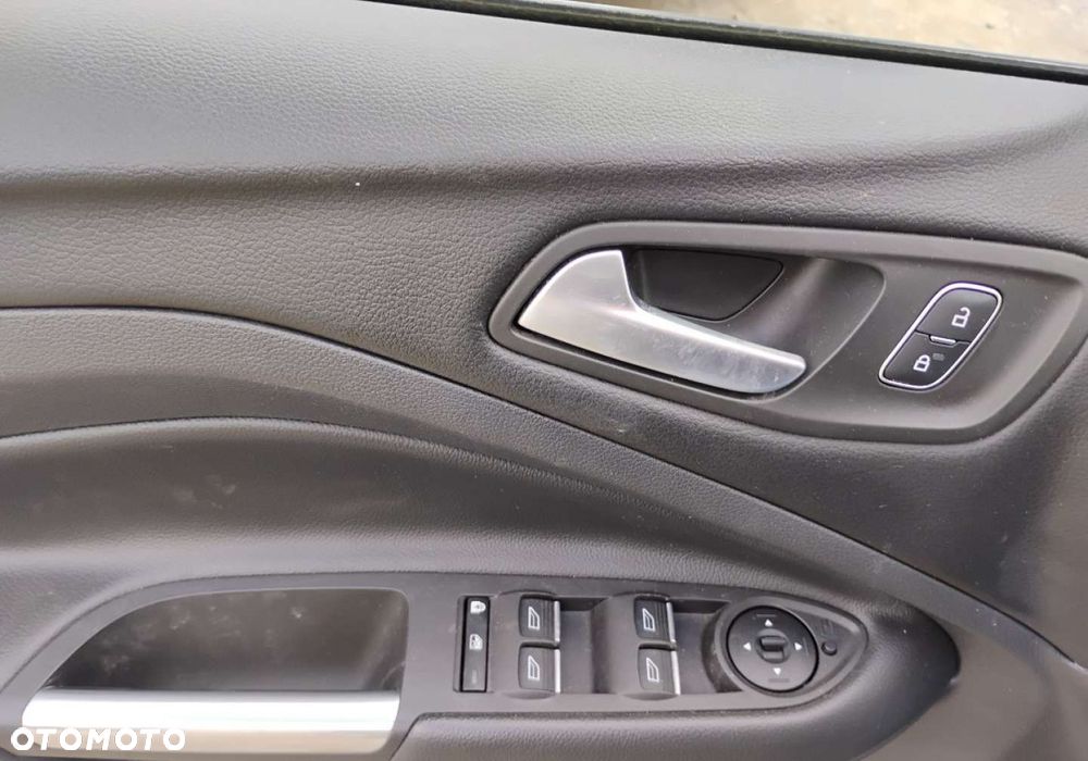 Ford Kuga - 11