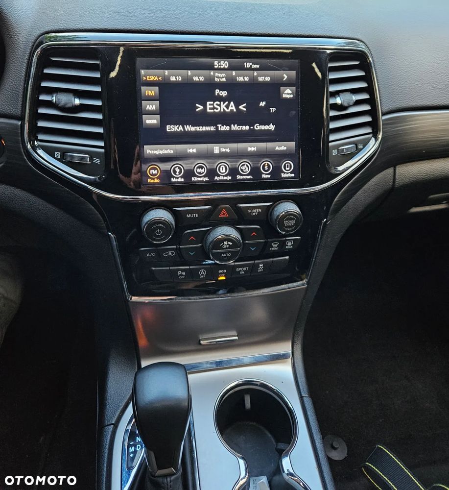 Jeep Grand Cherokee - 28