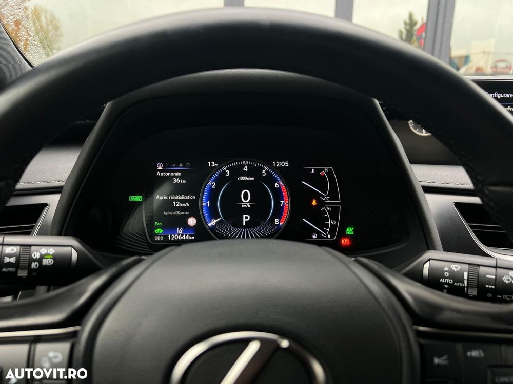 Lexus UX - 24