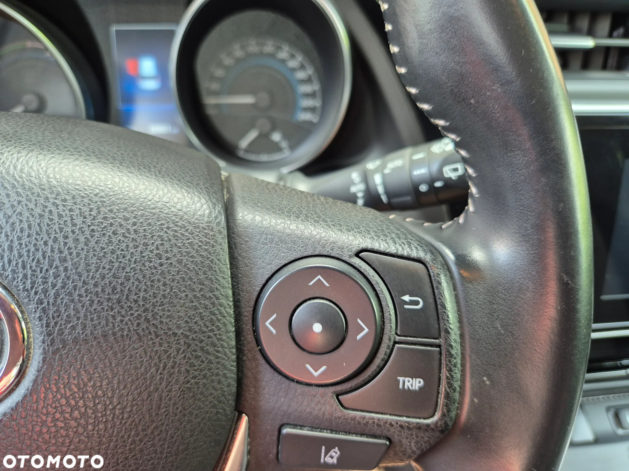 Toyota Auris 1.8 VVT-i Hybrid Automatik Design Edition - 13