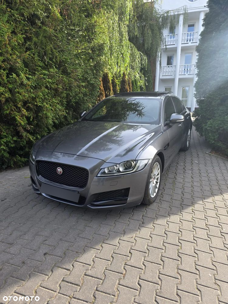 Jaguar XF 2.0 i4D R-Sport - 5