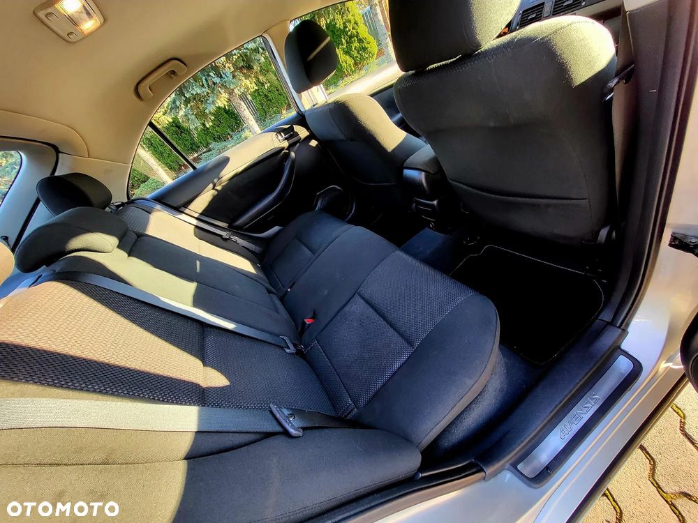 Toyota Avensis 1.8 VVT-i Automatik Sol - 7