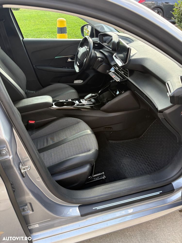 Peugeot 208 e-208 Allure - 10