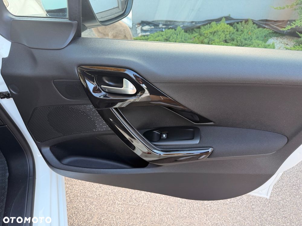 Peugeot 208 HDi 68 Like - 19