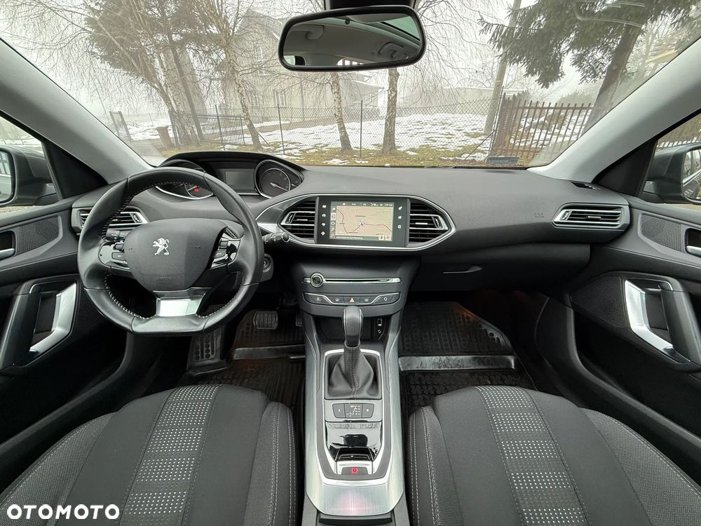 Peugeot 308 1.2 PureTech GPF Allure Pack S&S EAT8 - 21