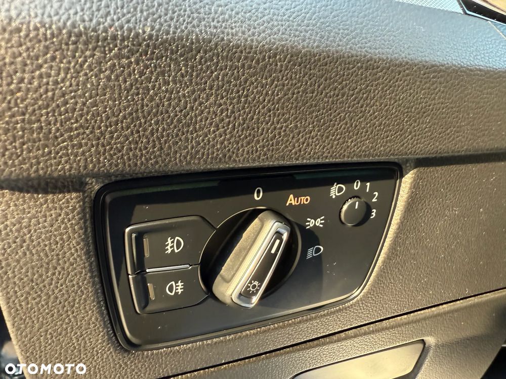 Volkswagen Passat 2.0 TDI SCR DSG Highline - 30