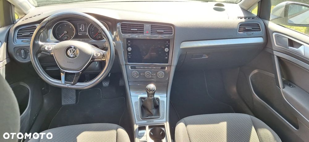 Volkswagen Golf - 15