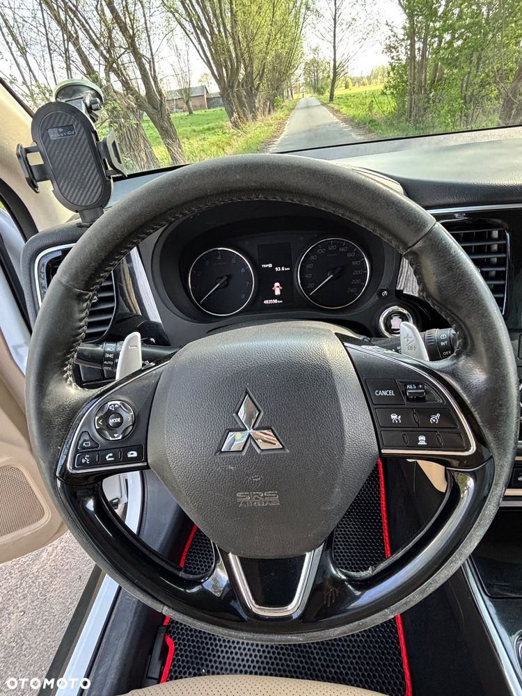 Mitsubishi Outlander 2.0 Instyle Navi 4WD CVT - 8