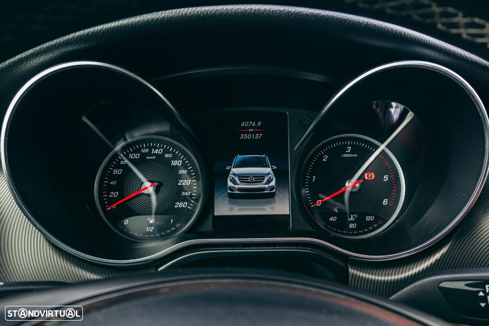 Mercedes-Benz V 220 CDI Longo Avantgarde Aut. - 11