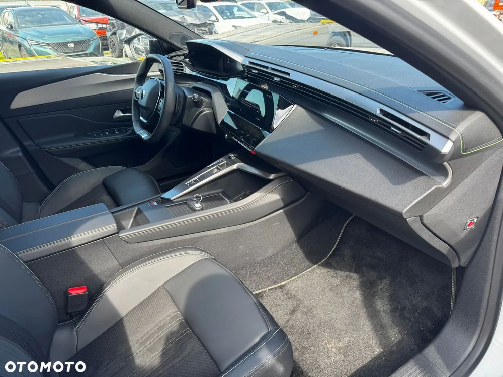 Peugeot 408 225 e-EAT8 GT - 11