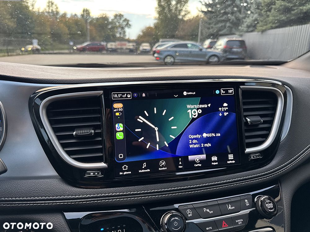 Chrysler Pacifica - 31