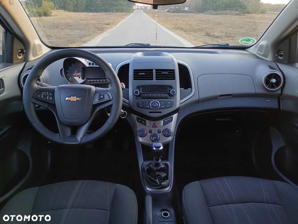 Chevrolet Aveo 1.2 LT - 23