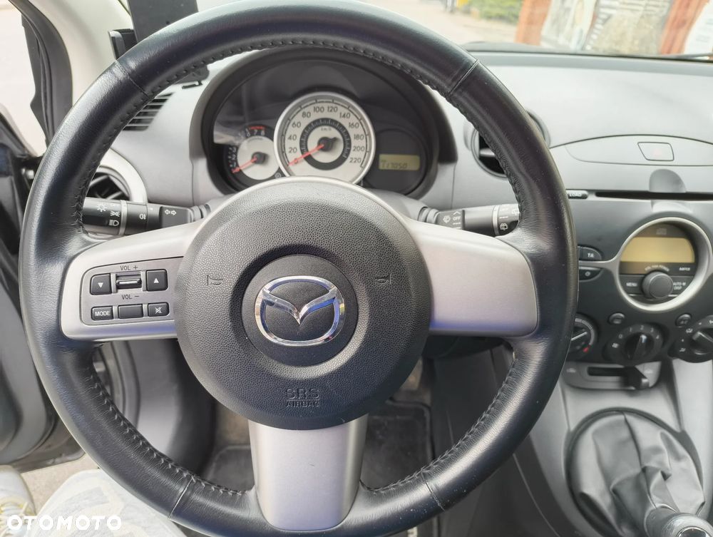 Mazda 2 - 13