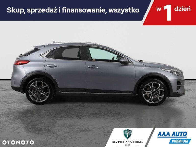 Kia XCeed - 8