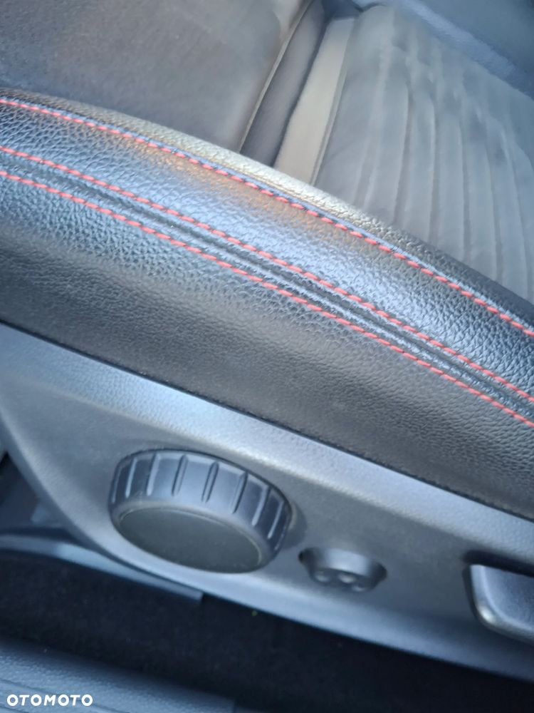 Mercedes-Benz CLA 200 7G-DCT - 15