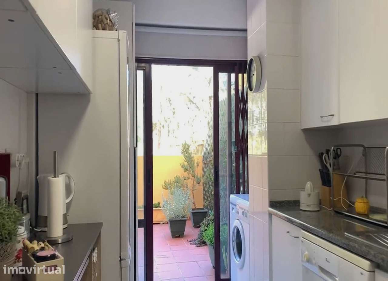 Apartamento T1 em Marvila com varanda e elevador - Grande imagem: 3/23