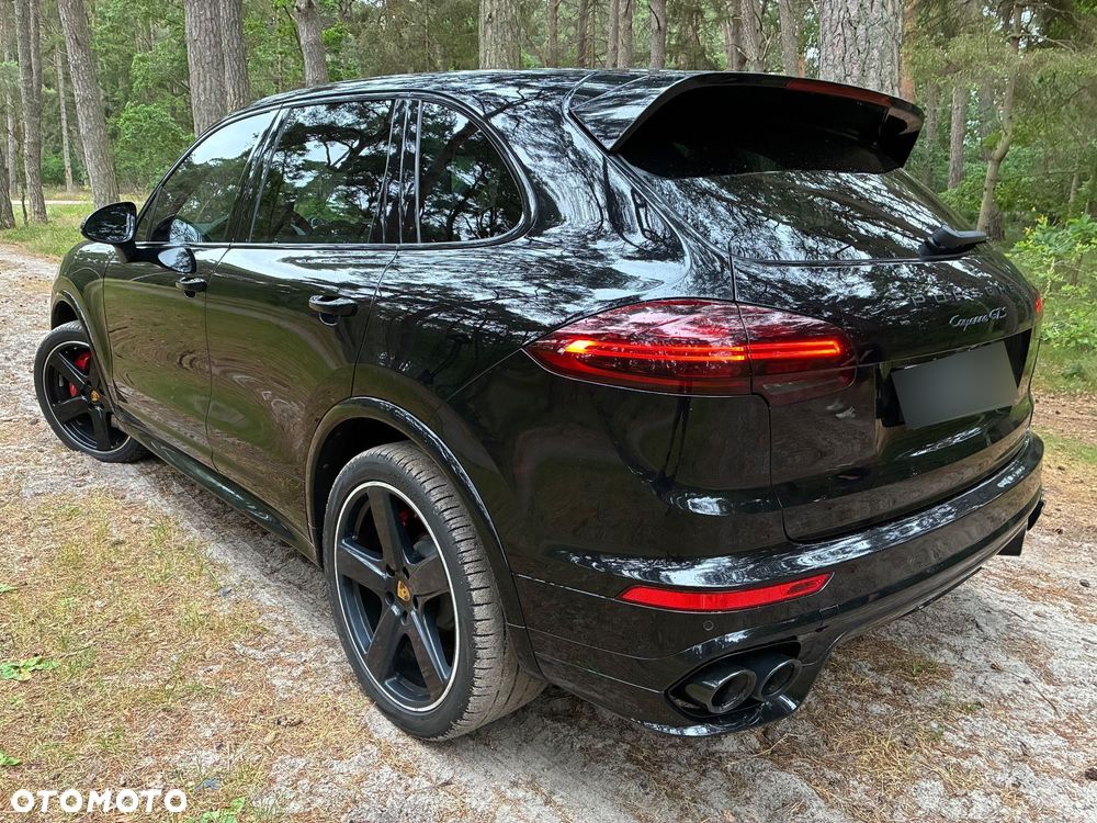 Porsche Cayenne GTS - 8