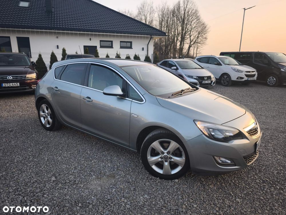 Opel Astra 1.6 Turbo Cosmo - 21