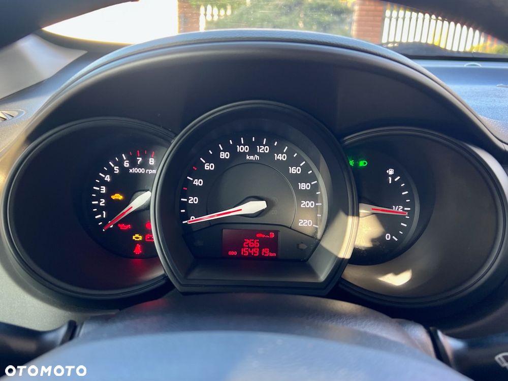 Kia Rio 1.4 L - 15