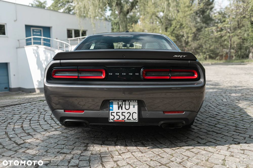 Dodge Challenger - 9
