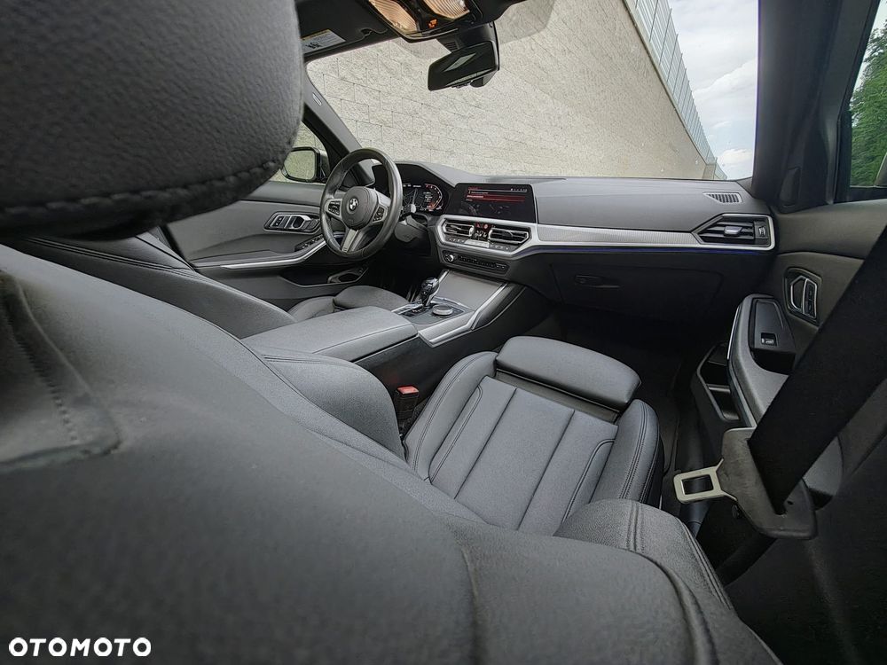 BMW Seria 3 M340i xDrive - 14
