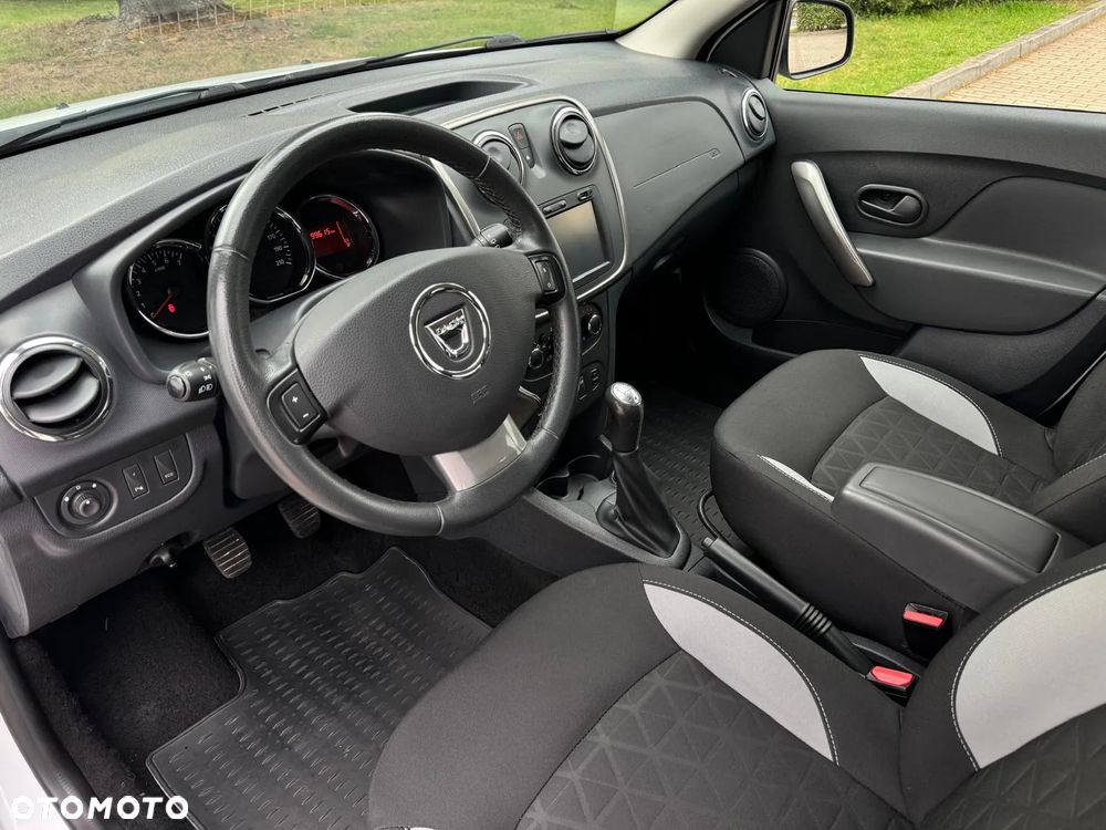 Dacia Sandero 0.9 TCe SL Celebration S&S EU6 - 33