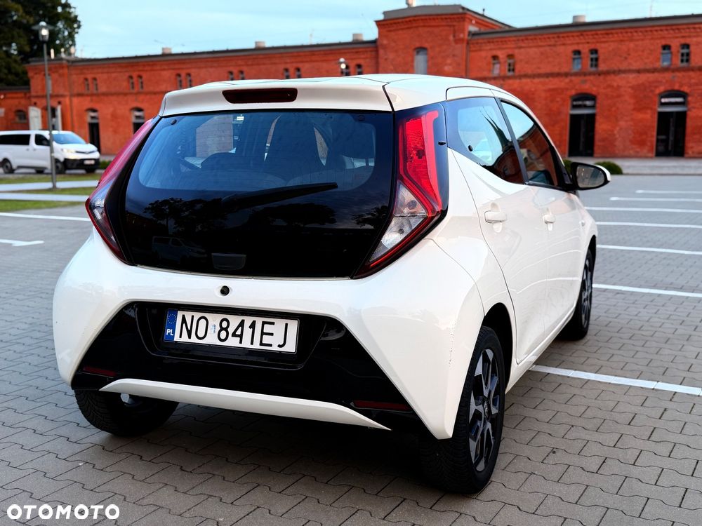 Toyota Aygo x-play - 8