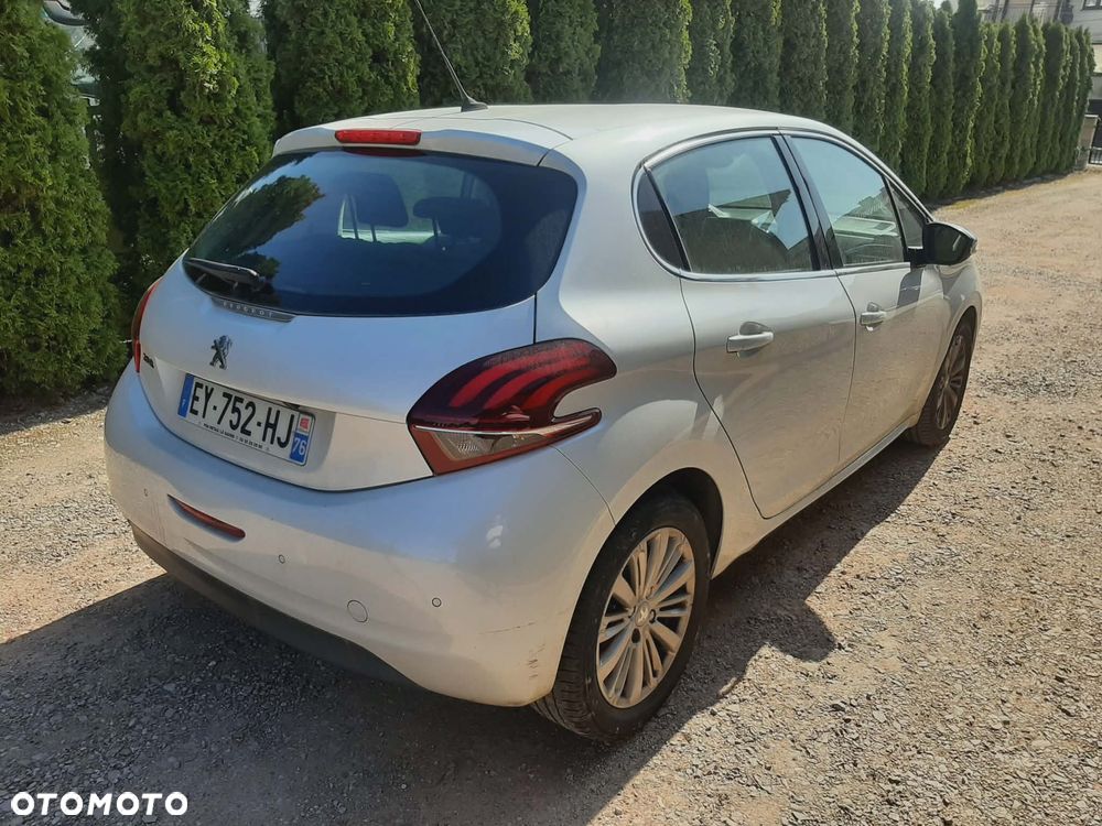 Peugeot 208 PureTech 110 Stop & Start Allure - 4