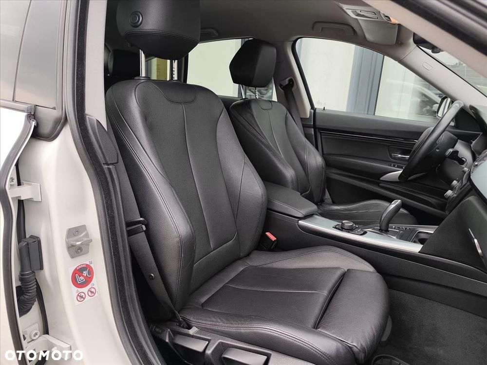 BMW Seria 3 320d Sport Line sport - 12