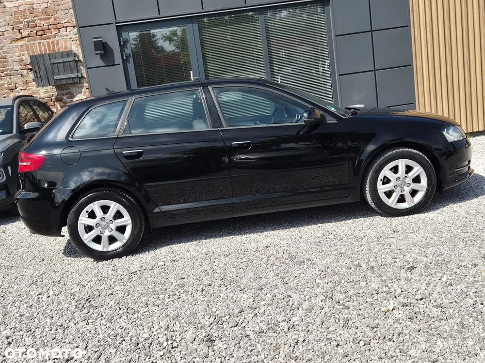 Audi A3 Sportback 1.6 TDI Ambiente - 14
