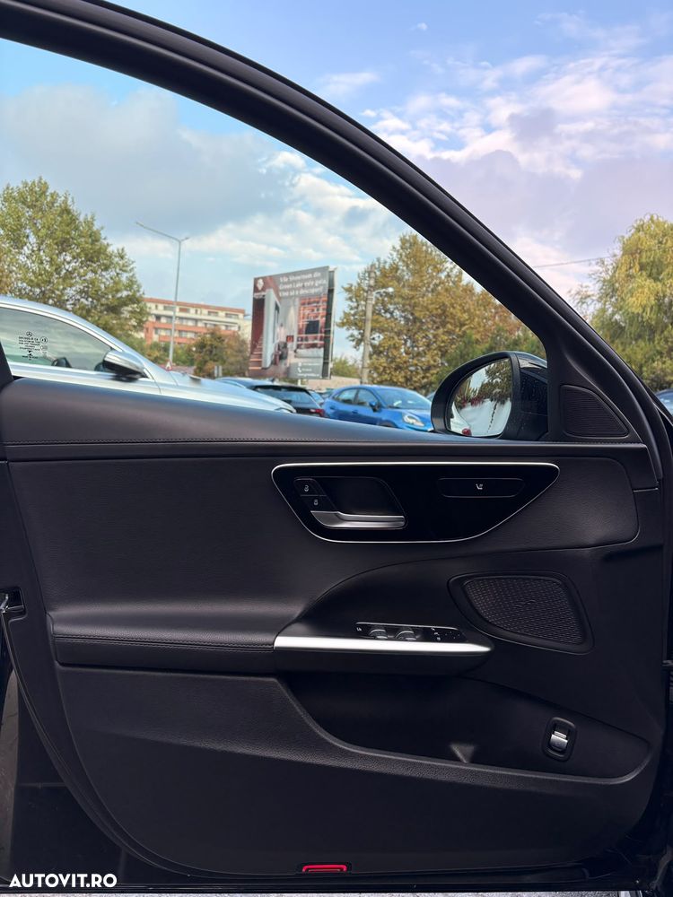 Mercedes-Benz C 200 4MATIC 9G-TRONIC AMG Line - 9