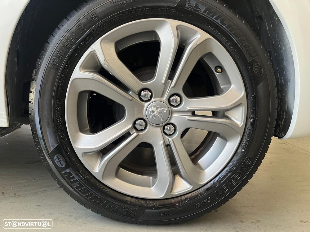 Peugeot 208 1.4 HDi - 12