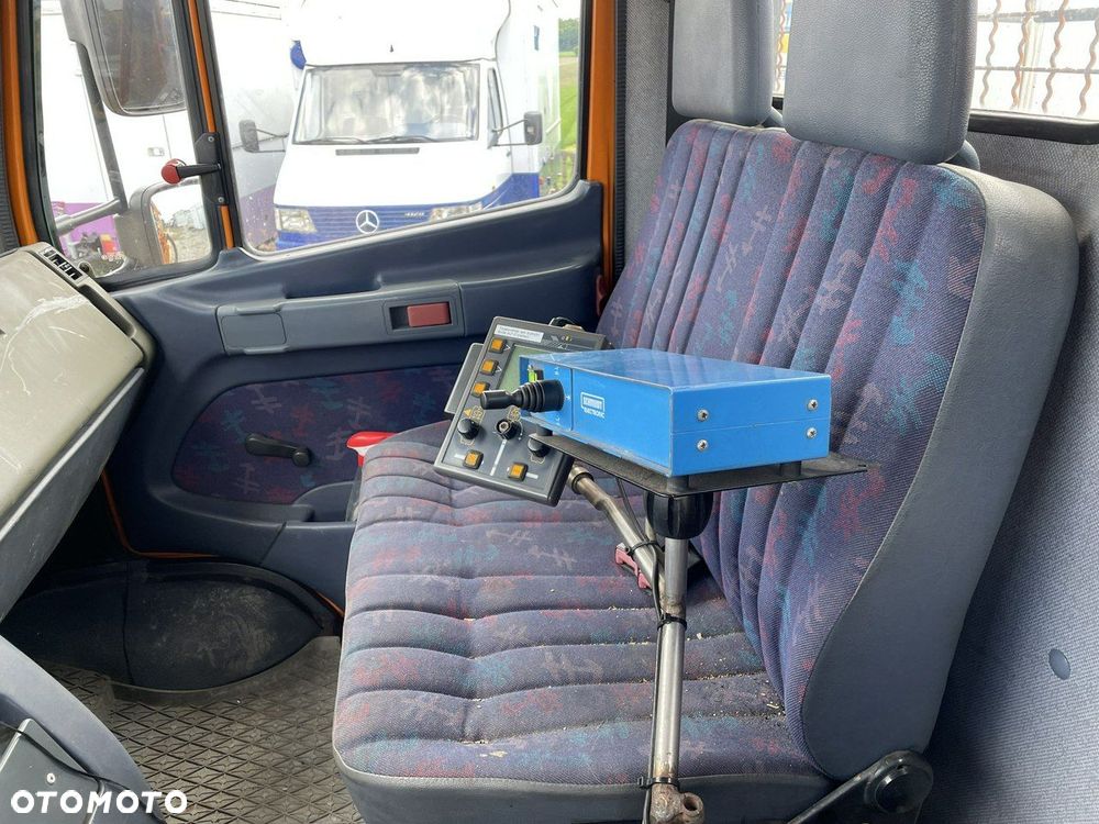 Mercedes-Benz Mercedes Vario 815 Wywrotka 4X4 posypywarka pług - 13