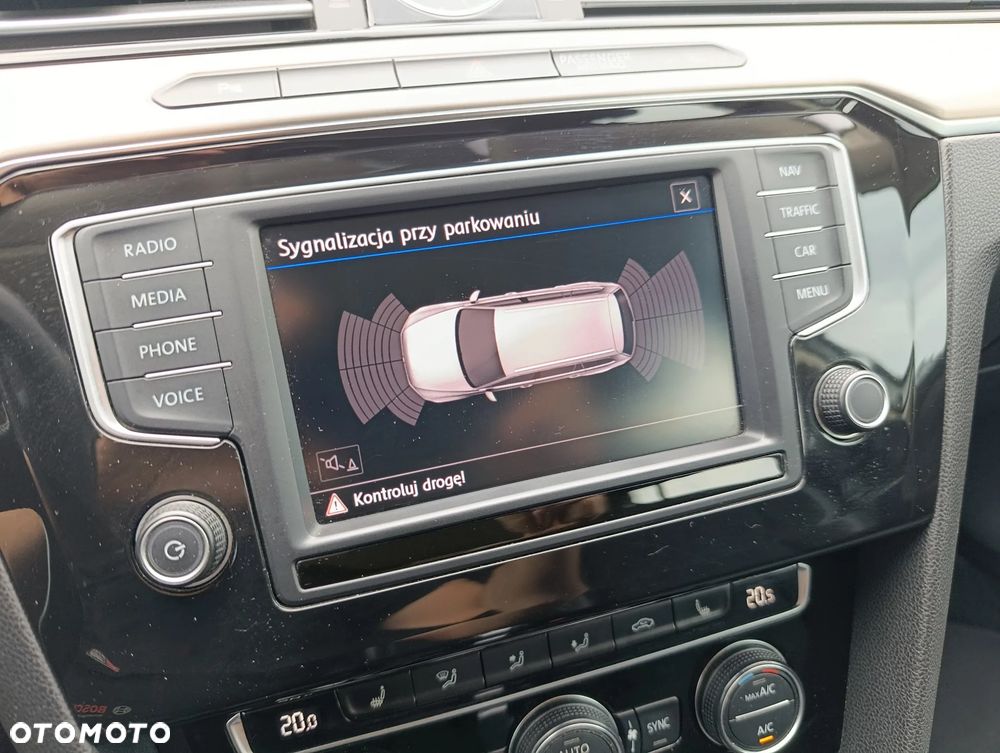 Volkswagen Passat 2.0 TDI SCR 4Motion DSG Elegance - 18