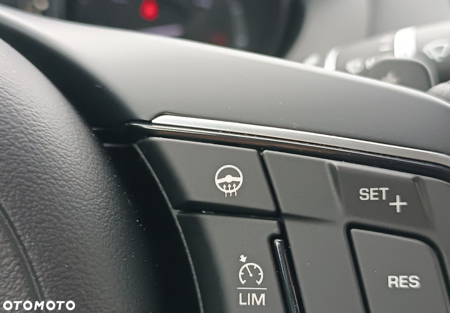 Jaguar XE - 36