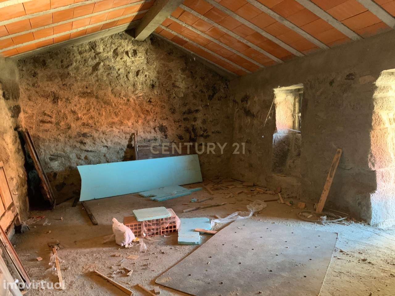 Casa em pedra na zona Gerês em fase final de acabamentos - Grande imagem: 4/14