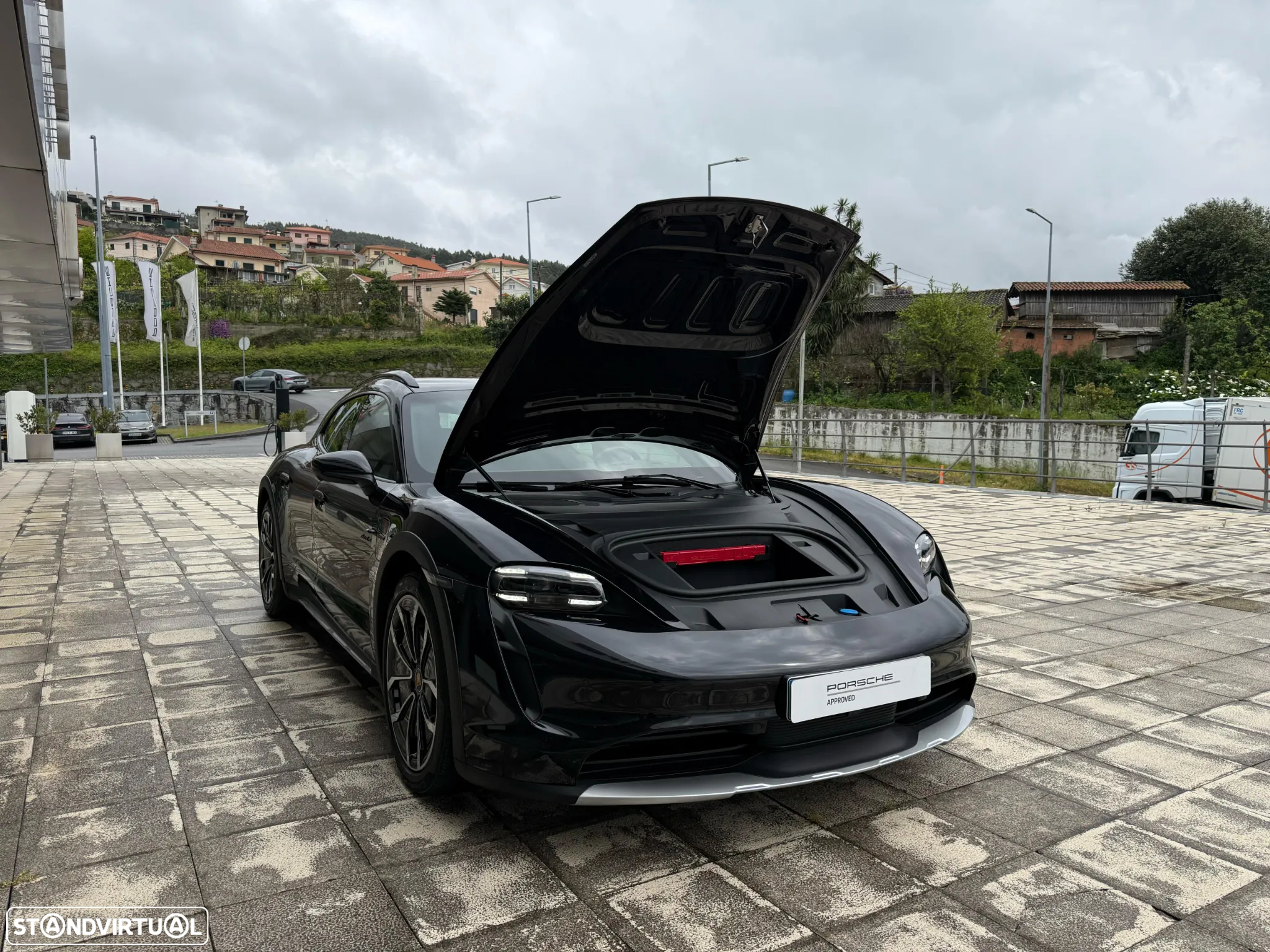 Porsche Taycan Cross Turismo 4 - 21