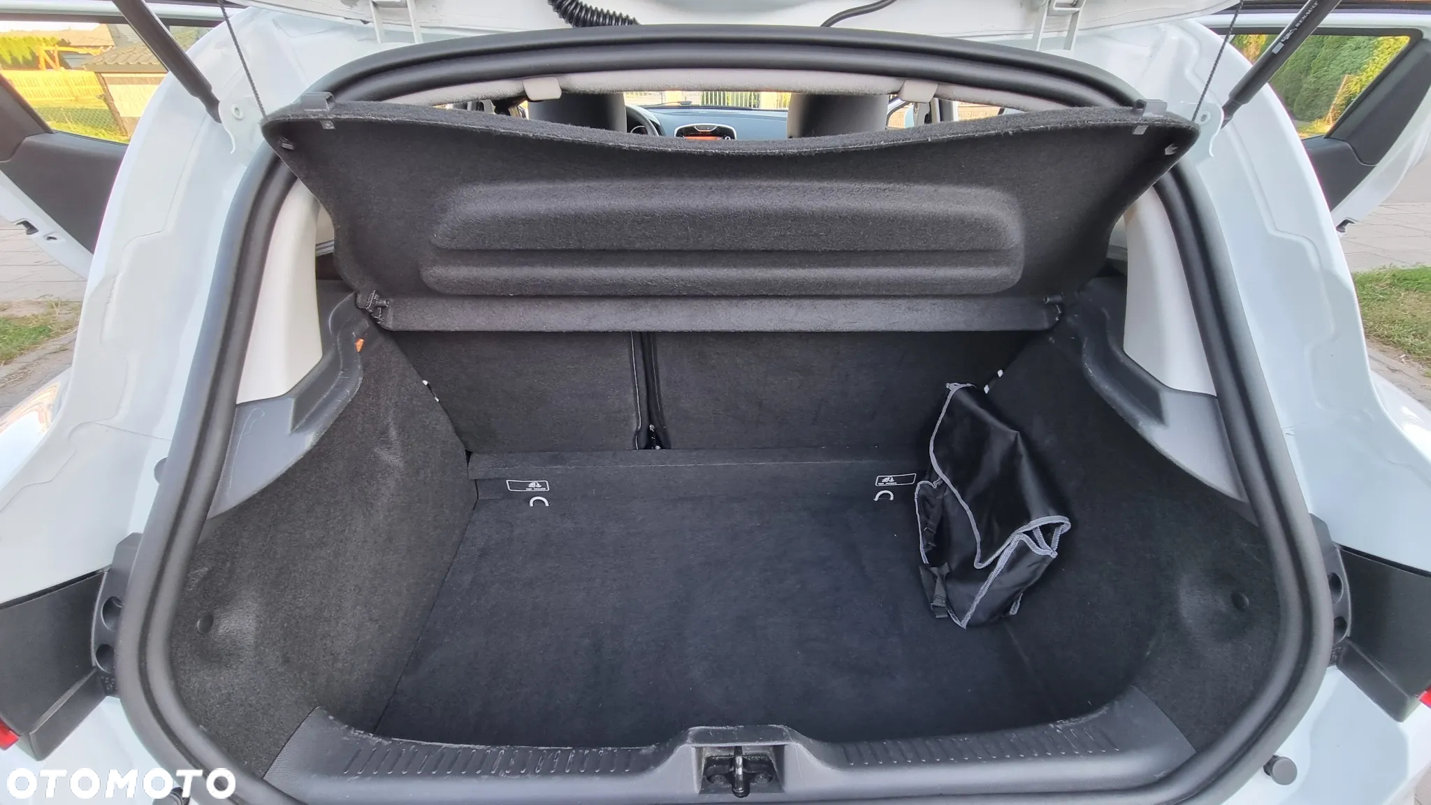 Renault Clio 1.2 16V 75 Authentique - 12