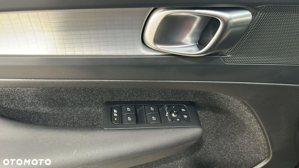 Volvo XC 40 B3 Plus Bright - 13