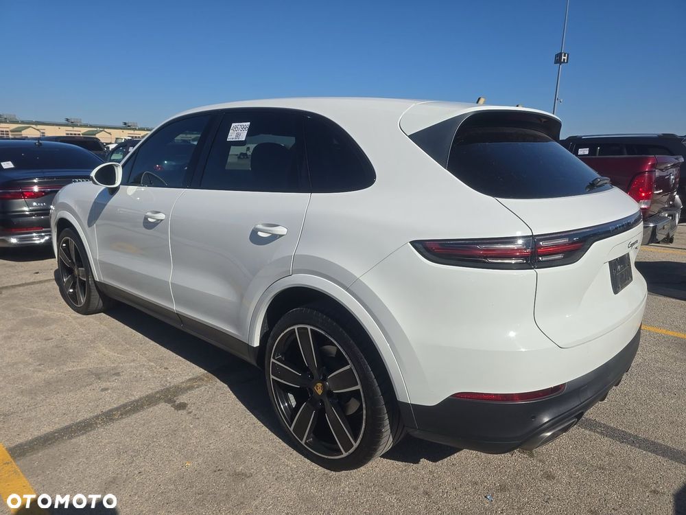 Porsche Cayenne - 6