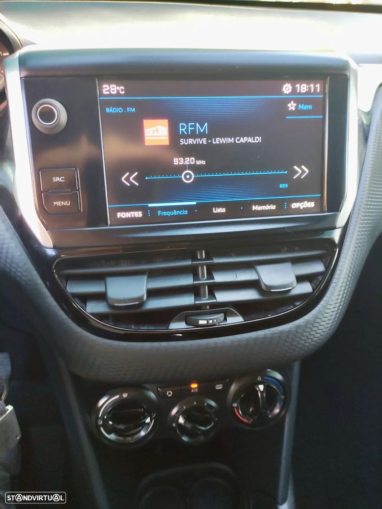 Peugeot 208 1.2 VTi SE Style - 8
