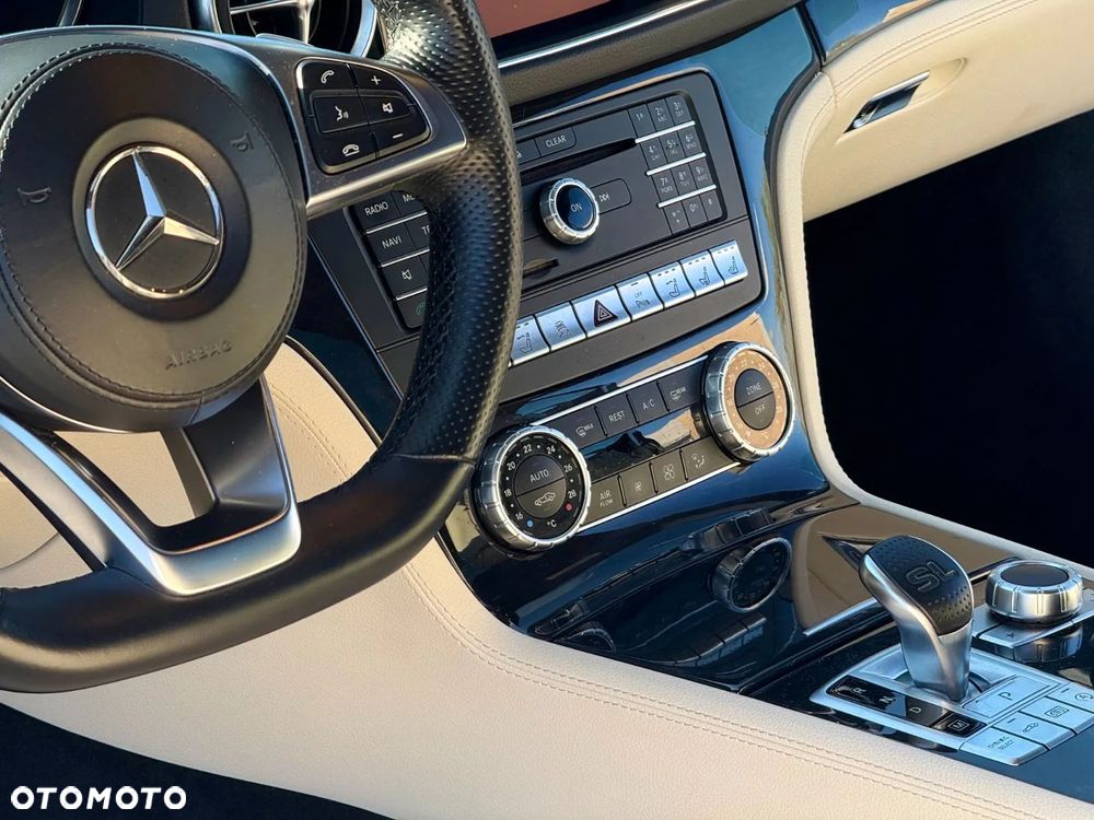 Mercedes-Benz SL - 21