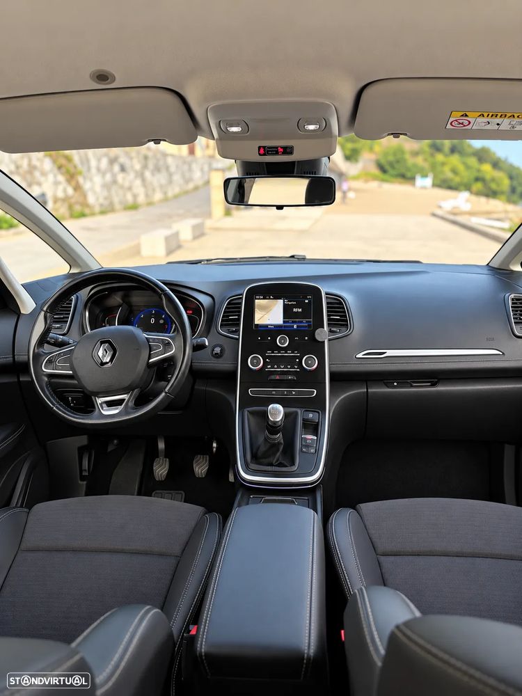 Renault Grand Scénic - 10