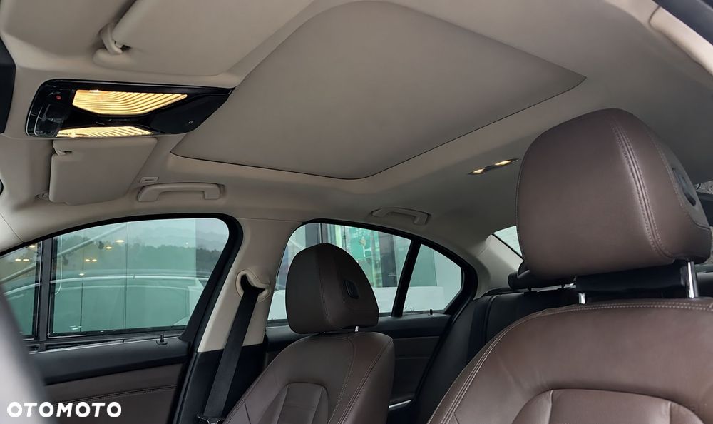 BMW Seria 3 330i xDrive Luxury Line - 10