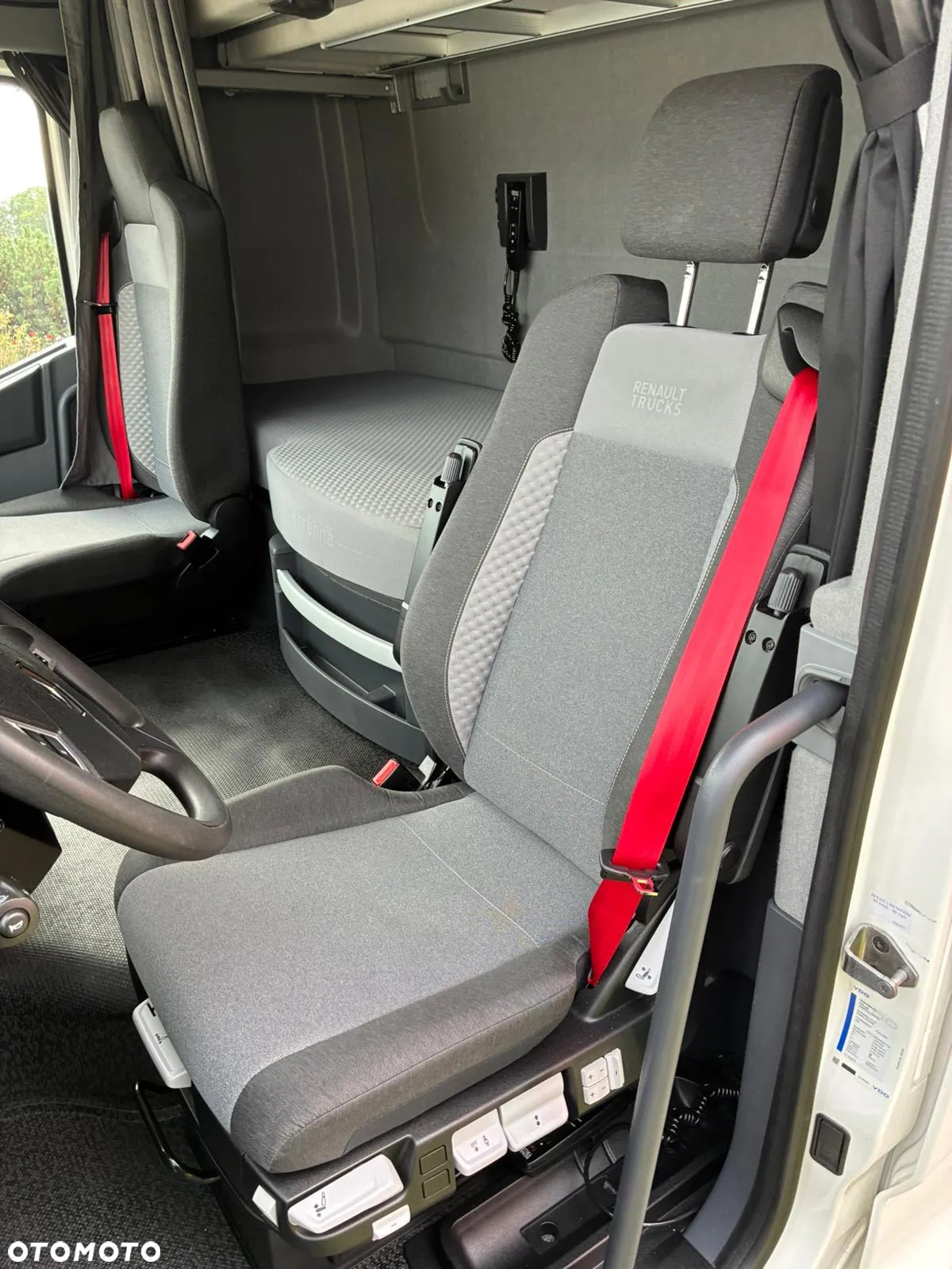 Renault T480 Sleeper cab - 15