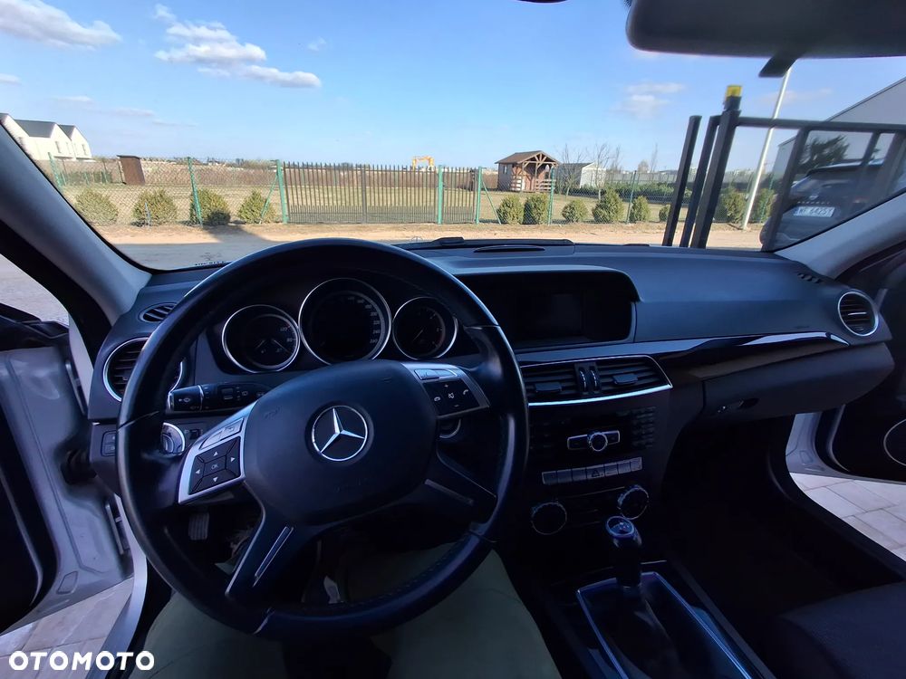 Mercedes-Benz Klasa C 220 CDI DPF BlueEFFICIENCY Edition - 13