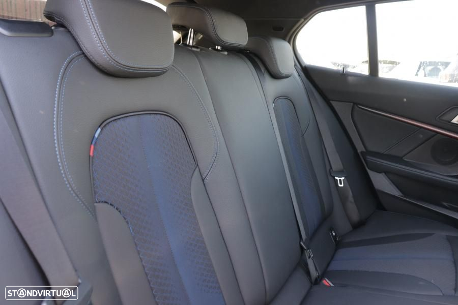 BMW 118 d Pack Color Vision - 15